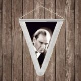 Punto Dizayn Mustafa Kemal Atatürk Altın Imzalı Poster Beyaz Saçaklı Üçgen Flama Bayrak Hatıra Flama ATA42