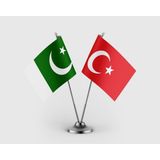 Punto Dizayn Pakistan Bayrağı ve Türk Bayrağı Ikili Saten Masa Bayrağı Takımı