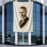 Punto Dizayn Siyah Beyaz Kalpaklı Atatürk Portresi Poster Bayrak Raşel Kumal 4x6 Metre ATA31