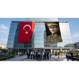 Punto Dizayn Üniformalı Atatürk Portresi Yakın Çekim Bayrak ve Türk Bayrağı Premium Raşel Kumaş 2'li Set 10X15 Metre ATA66