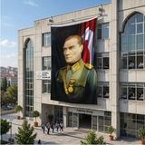 Punto Dizayn Üniformalı Gazi Mustafa Kemal Atatürk- Ay Yıldız Bayrak Poster Bayrak Raşel Kumaş 6x9 Metre ATA17