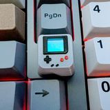 Pureysma Retro Game Konsolu Keycap (2'li Set) | Mekanik Klavye Uyumlu | Oyun Temalı Tuş Başlığı - Beyaz