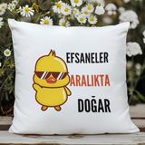Qoeuyl Boutique Efsaneler Aralıkta Doğar Baskılı Doğum Günü Hediyelik Elyaf Saten Dekoratif Yastık - 28 x 28 cm - Beyaz - Bej