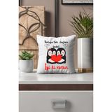 Qoeuyl Boutique Iyi Ki Varsın-Penguen Baskılı Eş, Sevgili, Arkadaşa Hediyelik Elyaf Dolgu Saten Mini Yastık - 28 x 28 cm - Beyaz
