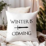 Qoeuyl Boutique Winter Is Coming Game Of Thrones Baskılı Elyaf Dolgulu Hediyelik Yastık - 39 x 39 cm - Beyaz