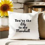 Qoeuyl Boutique You Are The Lily Baskılı How I Met Your Mother Hediyelik Elyaf Dolgulu Dekoratif Yastık - 39 x 39 cm - Beyaz