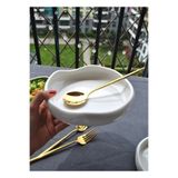Qualitev 1 Adet Porselen Kıvrımlı Fırın Kabı Sunum Tabak Meze Salata Tabağı 19 cm Asimetrik