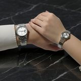 Qulothes Sevgili Çift Saati Set Lüks Çelik Kordon Special Lover + 2 Adet Yedek Pil - Beyaz