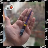 Ralen Içe Geçmeli Mini Işın Kılıcı Anahtarlık – Teleskopik Uzayan Star Wars Tarzı Anahtarlık – Koleksiyonluk Sci-Fi Anahtarlık – Dayanıklı Plastik Tasarım – Çanta, Anahtar ve Aksesuar Süsü - Mor