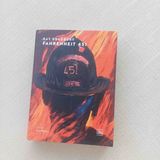 Ray Bradbury Tarafından Yazılan ve Fahrenheit 451 Adını Taşıyan Bu Kitap, Klasikleşmiş Bir Distopya Eseridir.
