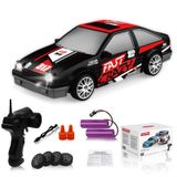 RC Drift Araba Uzaktan Kumanda Araba 2.4GHz 1:24 Ölçekli 4WD 15KM/H Yüksek Hızlı Model Araç LED Işıkları Sürüklenen Lastik Yarışı Spor Oyuncak Araba Yetişkin Erkek Kız Çocuklar için Hediye 2 Adet Şarj