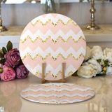 RealHomes 34x34 cm 2'li Pembe Zemin Üzerinde Gold Detaylı Renkli Zigzag Desenli Yuvarlak Servis Altlığı Supla