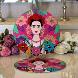 RealHomes 34x34 cm Renkli 2'li Fuşya Zeminde Frida Kahlo Motifli Özel Tasarım Modern Yuvarlak Servis Altlığı Supla