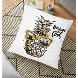 RealHomes YER-3220 Beyaz Zeminde 3D Ananas Özel Tasarımlı 70x70 cm Yer Minderi