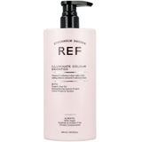 Ref Stockholm Boyalı Saçlar İçin Aydınlatıcı Nemlendirici ve Koruyucu 600 ml İlluminate Colour Şampuan