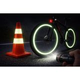 Reflektif Kesim Folyosu Kendinden Yapışkanlı Gece Işıkta Parlar – 50cm x 124cm