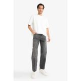 Relax Fit Yırtık Detaylı Jean Pantolon