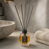 Rem Home Amber 100 ml Fiber Çubuklu Oda Kokusu – Elmas Model Cam Şişe