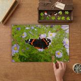 Renkli Çiçeklerin Arasında Renkli Kelebek Tasarımı 240 Parça Ahşap Puzzle Ahşap Kutuda MP03925
