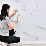 Renkli Duvarlar 60 x 30 cm Shiny Net Gri Mermer Desenli Yapışkanlı Karavan Prefabrik Banyo Wc Duvar Kaplama Paneli