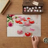 Renkli Kurabiyeler ve Güller Tasarımı 240 Parça Ahşap Puzzle Ahşap Kutuda MP01783