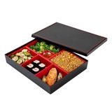 Restaurantware Bento Tek Dikdörtgen Siyah & Kırmızı Büyük Japon Tarzı Bento Kutu - 6 Bölmeli - 12 1/4 "x 9 3/4" x 2 1/4" - 1 sayım kutusu