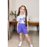 Riccotarz Kız Çocuk Üzerinde Digital Kurdela Basklı T-Shirt ve Fiyonk Cep Detaylı Lila Şortlu Takım - 6 - 7 Yaş
