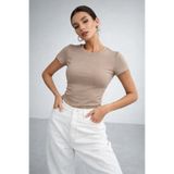 Rich Kadın Açık Kahve Esnek Kumaşlı Vücuda Oturan Slim Fit Kısa Kollu Crop T-Shirt