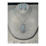 rive.jewelry Royal Blossom Kolye & Küpe Seti – YAPRAK Zirkon Taşlı, Rodyum Kaplama (2 Yıl Garantili)