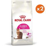 Royal Canin Fussy Exigent Seçici Kedi Maması 4 Kg x 2 Adet + Temizlik Mendili