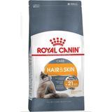 Royal Canin Yetişkin Kuru Kedi Maması 4 kg Premium Kalite Tüy ve Deri Sağlığı İçin Karışık Tat