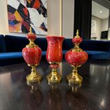 Royal Red Marble Dekoratif Vazo & Obje Seti – Gold Detaylı Lüks Salon Aksesuarı (3’lü)