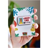 Rozzy Lab Library Card Arthur - Rozet - Ahşap - Pin - Broş - Yaka Çanta Aksesuar