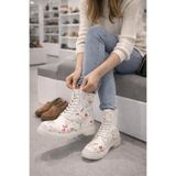 RUBY OUTLET Beyaz Üzeri Renkli Boya Desenli Sanatsal Kadın Bot- Modern, Şık ve Sanatsal