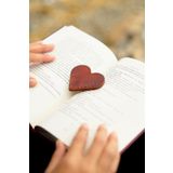 Rumi Deri İsme Özel Kişileştirilebilir Hakiki Deri Dikişli Kalp Kitap Ayracı Kişileştirilebilir.