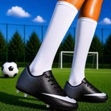 RUNSTEP Krampon Futbol Ayakkabısı Siyah - Beyaz Erkek Çoraplı Suni Deri Malzeme