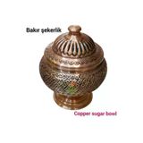 SAFİR ÇAY KAZANLARI Bakır Şekerlik Bakır Şekerdanlık Bakır Lokumluk Orta Boy Şekerlik. Çekiçleme Tekniklidir. 21012025BAKIRSEKERLİKDÖVME