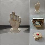 Şaka Amaçlı Beyaz El Figürü ( Nah) – 3D Baskı Dekoratif Maket 11X6 Cm