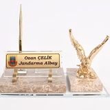 SANATBLOĞU VİP UÇAN KARTAL EFES KREM SET MASA İSİMLİK HEDİYELİK OFİS MASA İSİMLİĞİ CLK-950