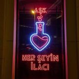 SANEC Aşk Her Şeyin İlacı Neon Led Tabela
