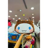 Sanrio Lisanslı Cinnamoroll Yastık Battaniye – 2’si 1 Arada Figürlü Yastık ve %100 Polyester Yumuşak Dokulu Taşınabilir Seyahat Battaniyesi
