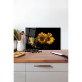 Sarı Ayçiçekleri Cam Kesme Tahtası, Silikon Ayaklı Isıya Kırılmaya Dayanıklı Sunum Kesim Tablası - 30 x 45 cm