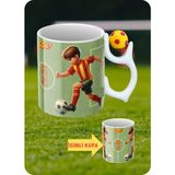 Sarı Kırmızı Futbol Toplu Sarı Kırmızı Forma Oyunculu Taraftar Isimli Baskılı Kupa Bardak - Beyaz