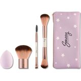 Sassy by Savannah Chrisley Sassy Fırça Seti - Kadınlar için Güzellik Alet Seti - Gözler ve Yüz için Hepsi Bir Arada Güzellik - Makyaj Uygulaması için Harika Fırça Seti - Kit Yeniden Kullanılabilir