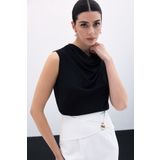Sateen Degaje Yaka Kolsuz Bluz - Siyah