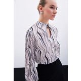 Sateen Kol Aksesuarlı Desenli Bluz - Siyah
