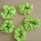 Saten Saç Tokası, 5'li Set, Parlak renklerde, Lastikli Scrunchie, Nişan, Düğün, Kına Gecesi,Doğum Günü Hediyesi (fıstık yeşil)