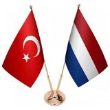 Satürn Masaüstü Hollanda Bayrağı Türk Bayrağı Ikili Pirinç Direk Masa Bayrak Seti