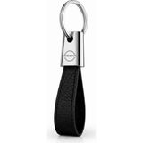 SAVEK Lüks Nissan Anahtarlık Metal Deri – Premium Şık Tasarım 11 x 2 cm Çift Tarafı Logolu Araba Aksesuar