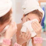 SB SizinBazar 2 Adet Pembe Bileklik Makyaj Yüz Cilt Bakımı Ve Yıkama Kol Bandı Sporcu Spa Bileklik